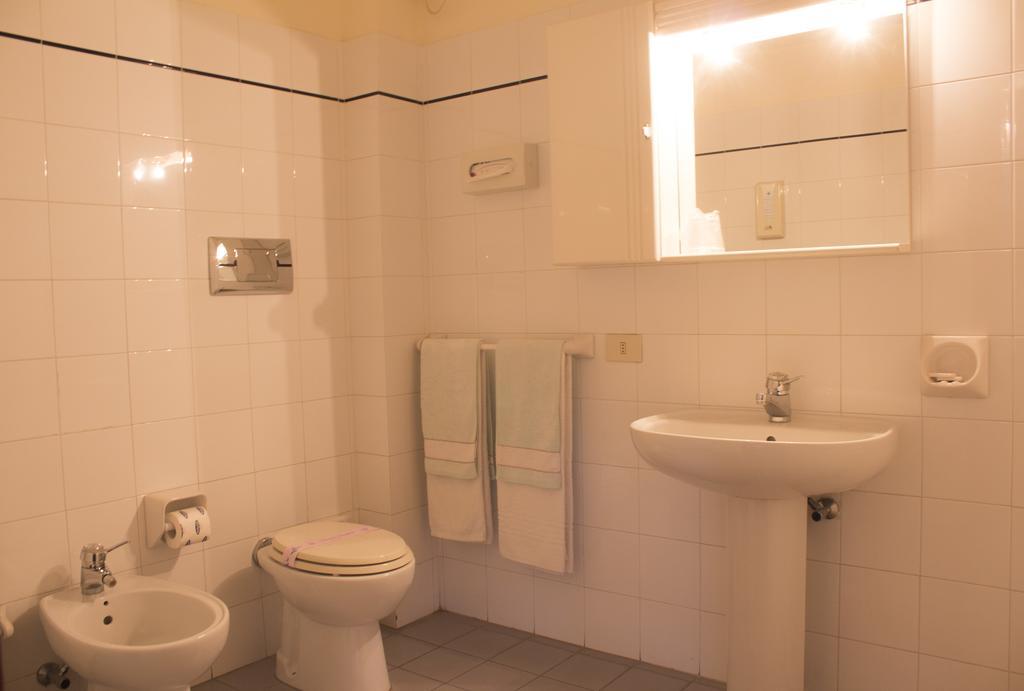Hotel Falisco Fabrica di Roma Номер фото