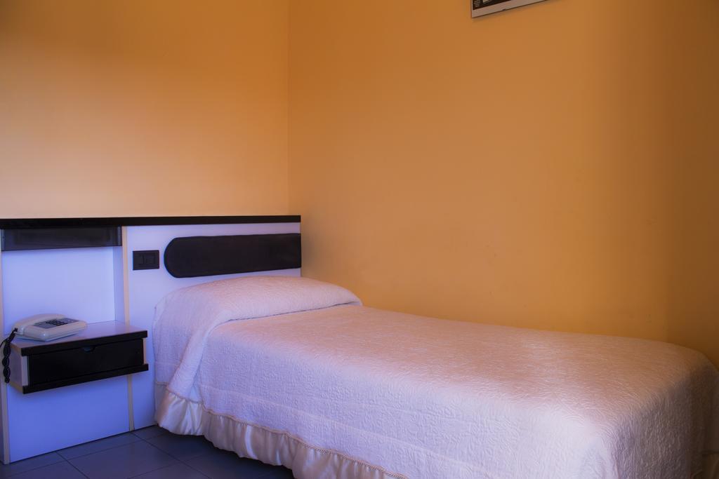 Hotel Falisco Fabrica di Roma Номер фото