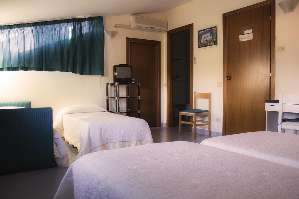 Hotel Falisco Fabrica di Roma Номер фото