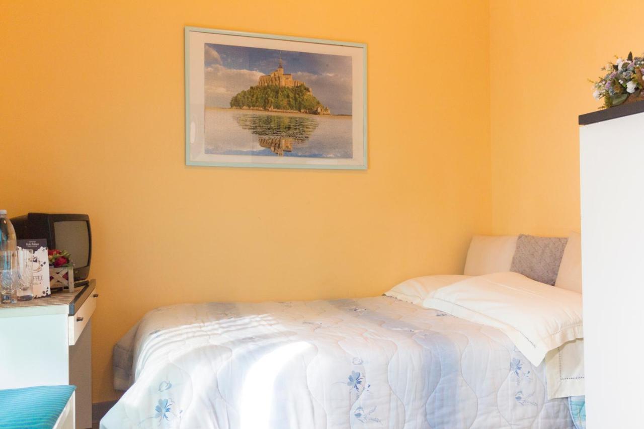Hotel Falisco Fabrica di Roma Екстер'єр фото